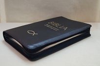 Biblia Pismo Święte Edycja św.Pawła  - oprawione w skórę naturalną z suwakiem