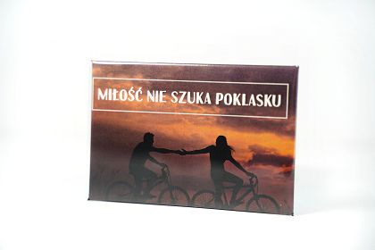 Magnes metalowy 8 x 5,5 cm - Nie szuka poklasku