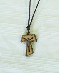Zawieszka drewniana - krzyżyk TAU na szyję (TAUKA)