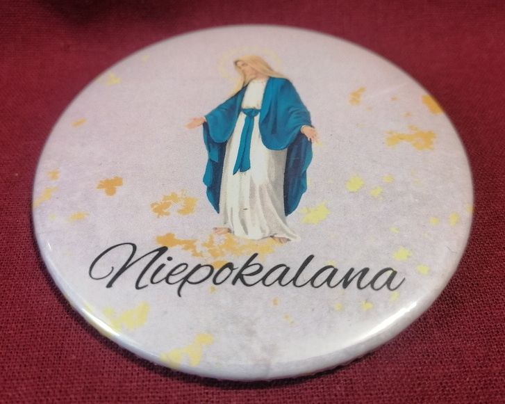 Przypinka button 7,8 cm Niepokalana