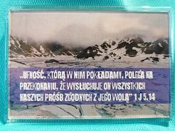 Magnes akrylowy 9,5 x 6,5 cm Ufność którą w Nim pokładamy...