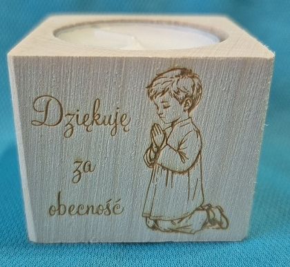 Świecznik drewniany Dziękuję za obecność (chłopiec)