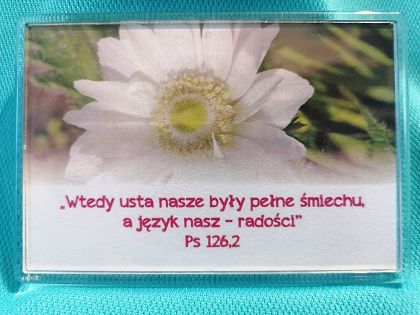Magnes akrylowy 9,5 x 6,5 cm  Wtedy usta nasze były pełne śmiechu...