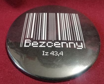 Przypinka button 7,8 cm czarna Bezcenny