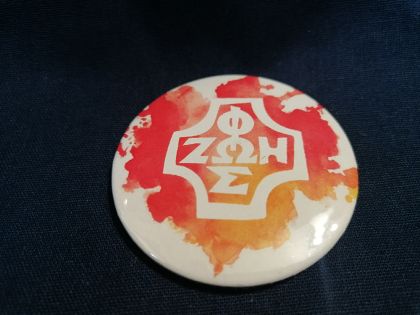 Przypinka button 5,6 cm czerwona Foska