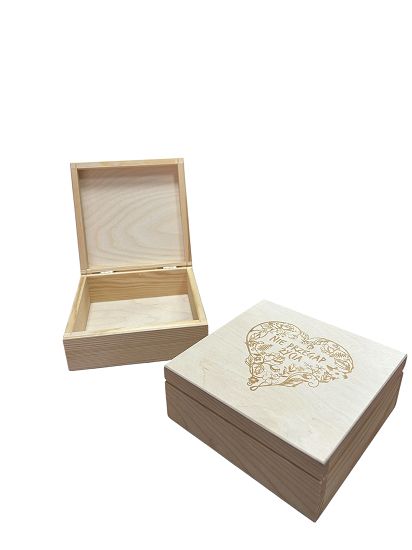 Szkatułka drewniana 15x15x6 cm z grawerem "Nie przegap życia"