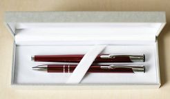 Długopis i pióro grawerowane laserowo w etui