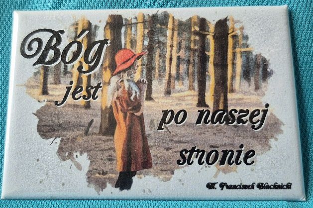 Magnes metalowy 8 x 5,5 cm Bóg jest po naszej stronie