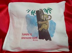 Poduszka przytulanka - Trzymajmy się niewzruszenie nadziei