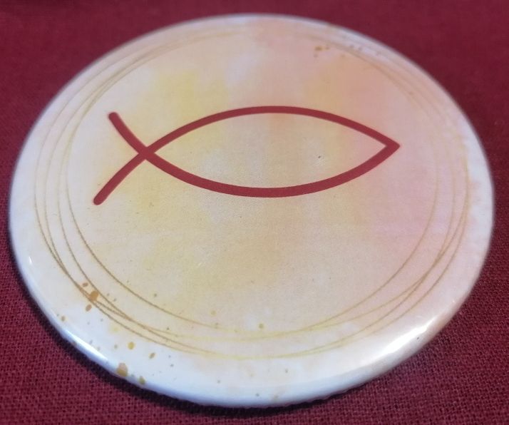 Przypinka button 7,8 cm Rybka wzór 2