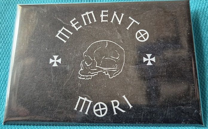 Magnes metalowy 8 x 5,5 cm Memento Mori