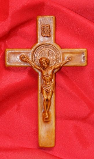 Relief gipsowy Krzyż Św. Benedykta