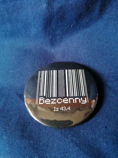 Przypinka button 5,6 cm czarna Bezcenny