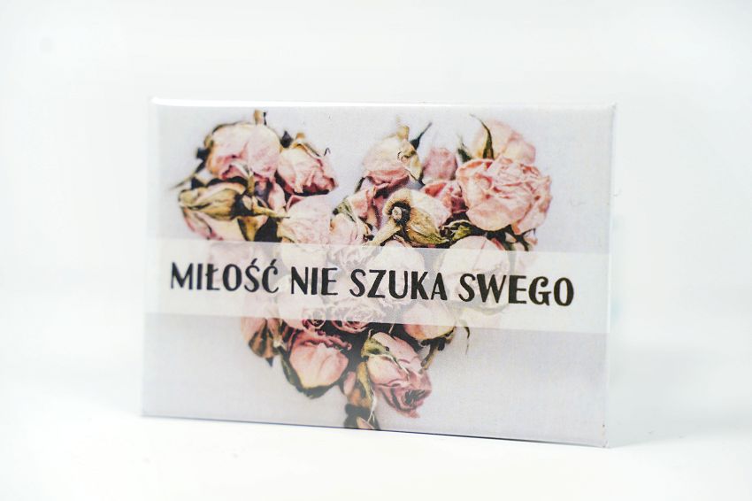 Magnes metalowy 8 x 5,5 cm - Miłość nie szuka swego