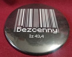 Przypinka button 7,8 cm czarna Bezcenny